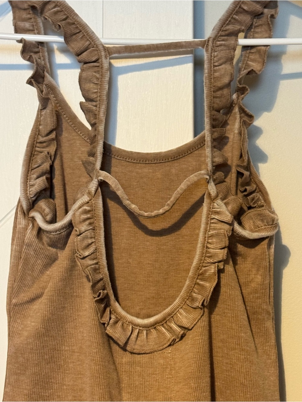 Chaser for Revolve Ribbed Ruffle Strap Racerback Tank Top Terra NWT XS - Picture 4 of 7